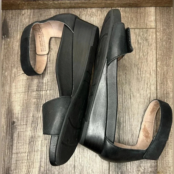 Abeo Inez Black Leather Ankle Strap Low Wedge Sandals Women’s 6N kitten heels - Picture 6 of 11